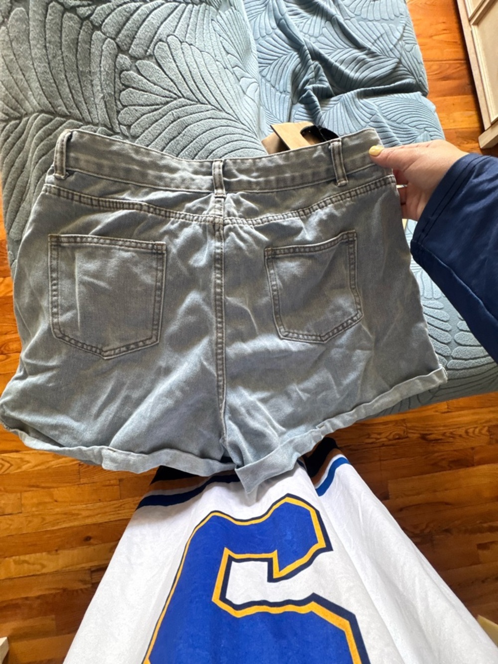 Classic High-Waist Women's Denim Shorts - Light Gray